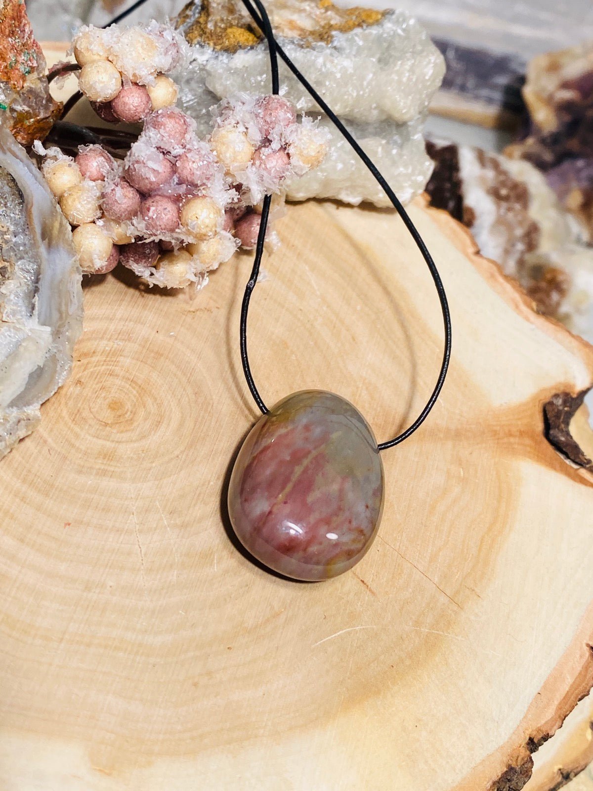 OZAEAN JASPIS Kettenanhänger gebohrt mit Lederband - Kettenanhänger gebohrt