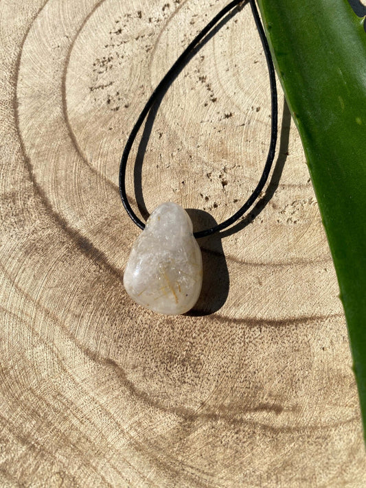 RUTILQUARZ Kettenanhänger gebohrt mit Lederband - Kettenanhänger gebohrt