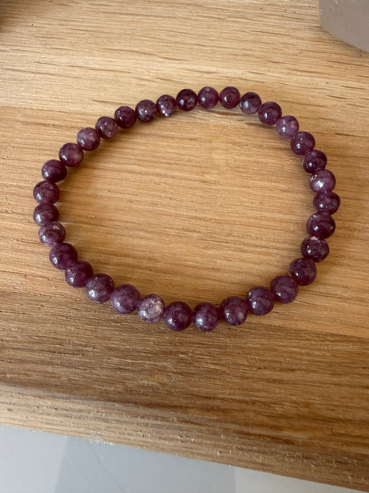 Lepidolith Armband aus 6 mm & 8 mm Perlen