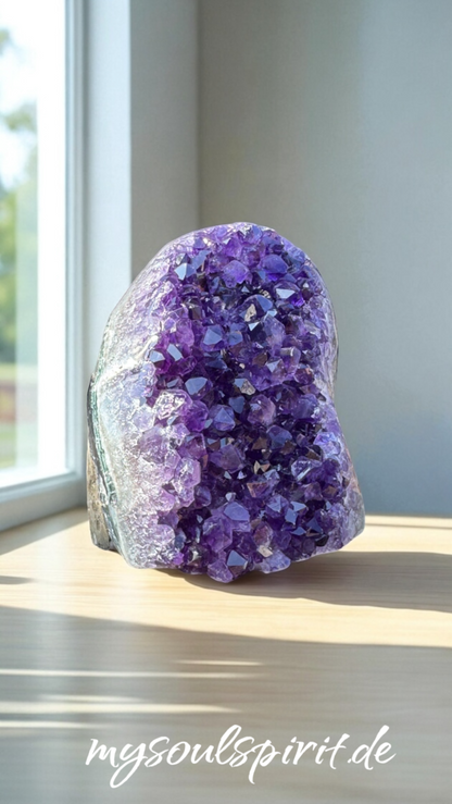 Amethyst Druse auf Fensterbank