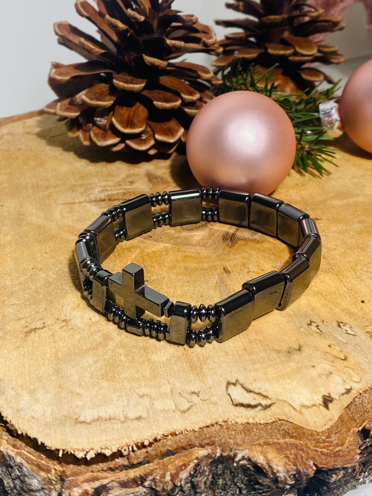 HÄMATIT Armband mit Kreuz